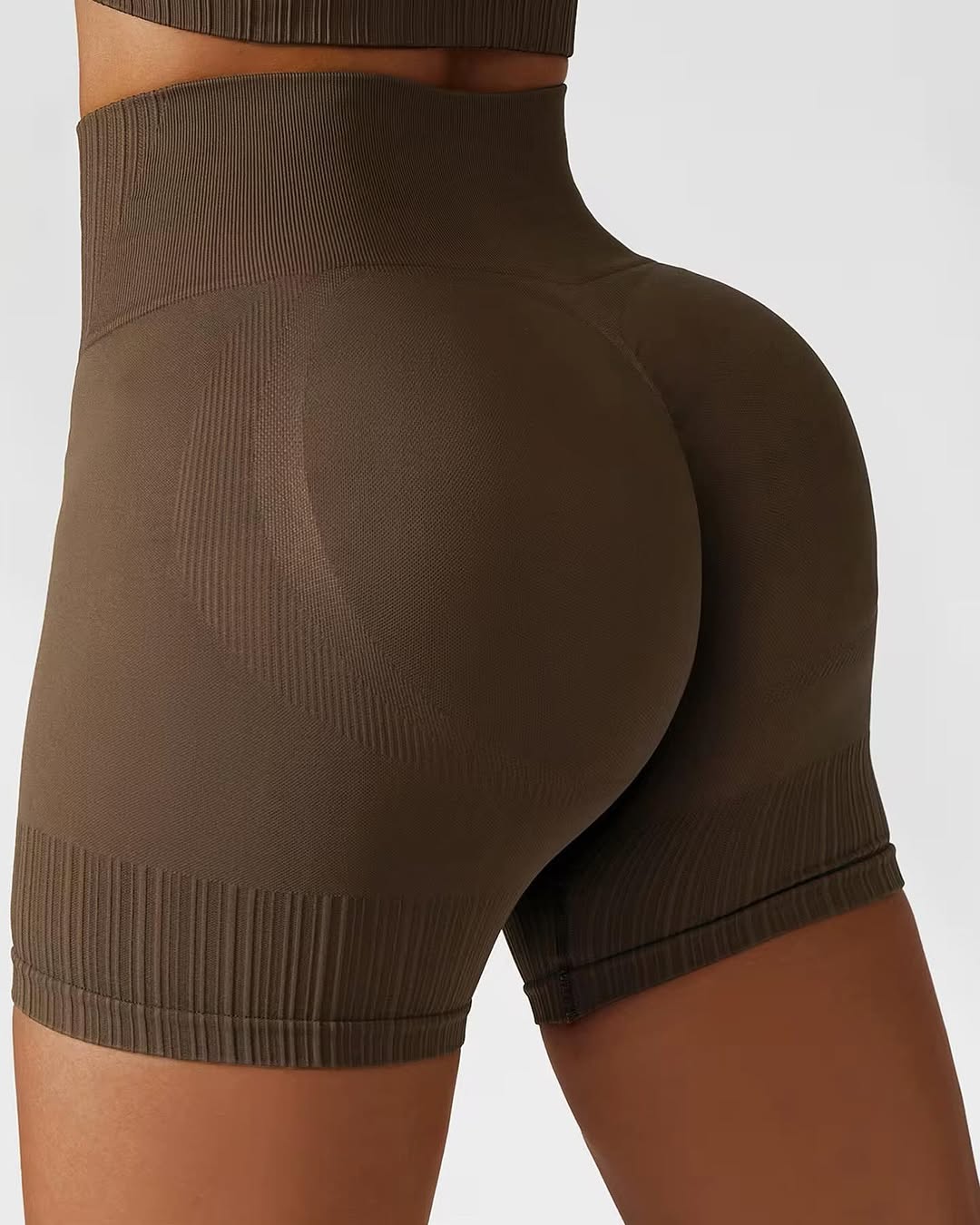 شورتک ورزشی زنانه مدل سیملس پشت چین دار کمرگنی کد 0616