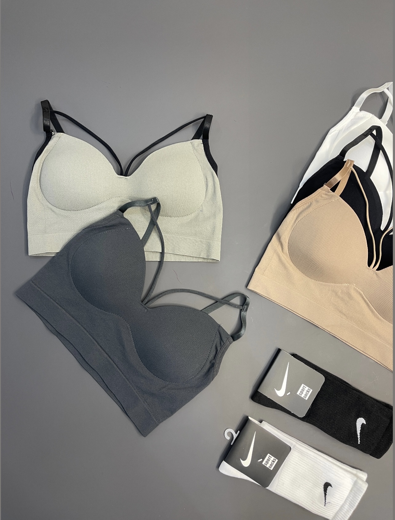 نیمتنه ی ورزشی زنانه مدل سیملس کاپدار کد 0245