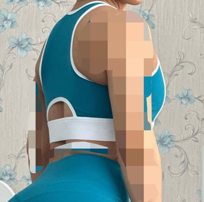 نیمتنه ی ورزشی زنانه مدل اسلیم افکت نوار دوزی شده برند cocogym کد 0246