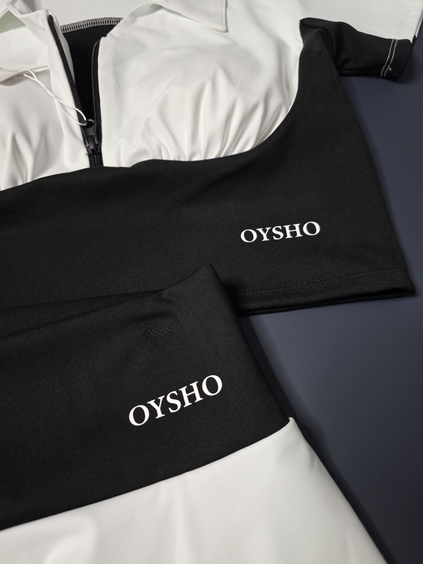ست تنیسی کراپ و دامن برند Oysho وارداتی کد 0565